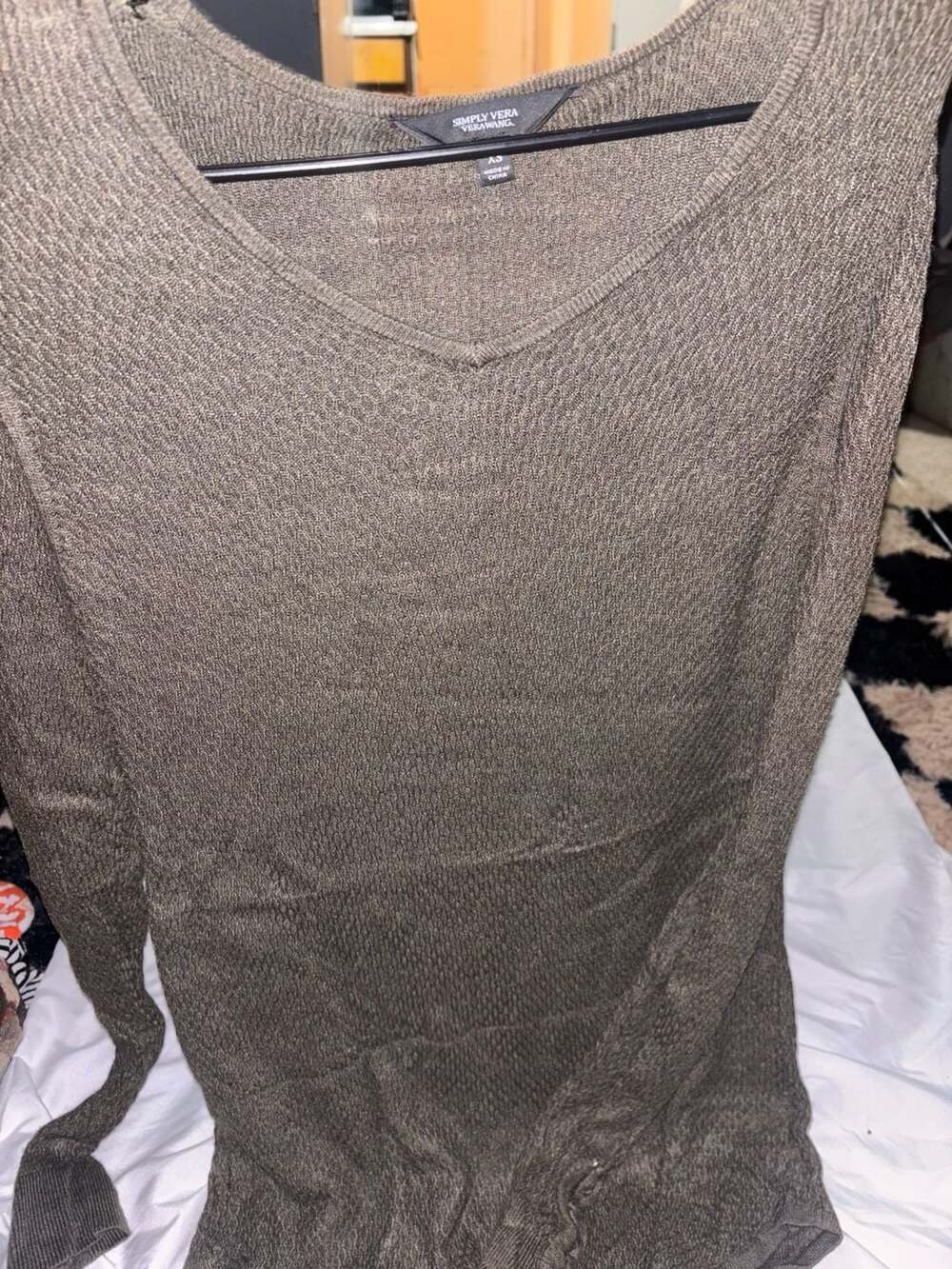 Simply Vera Wang Sweater Size XS Green V-Neck Long Sleeve Knit - Picture 4 of 4